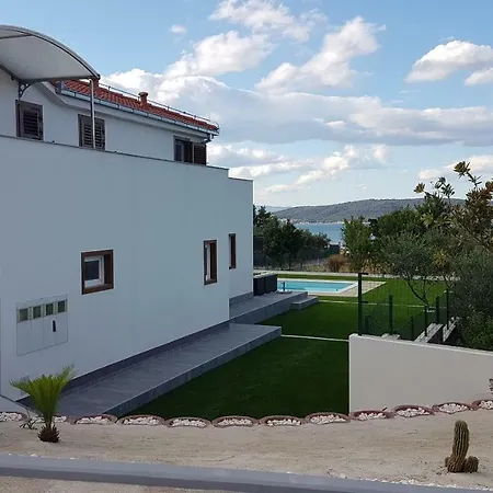 Mustapic Kastela