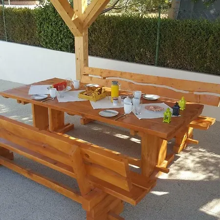 Mustapic Tatil Evi Kastela